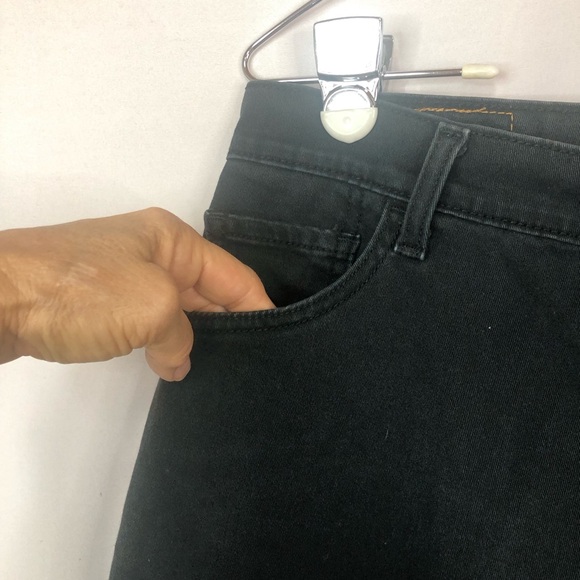 Levi’s Classic Relaxed Bootcut Black Denim Jean - Picture 9 of 9